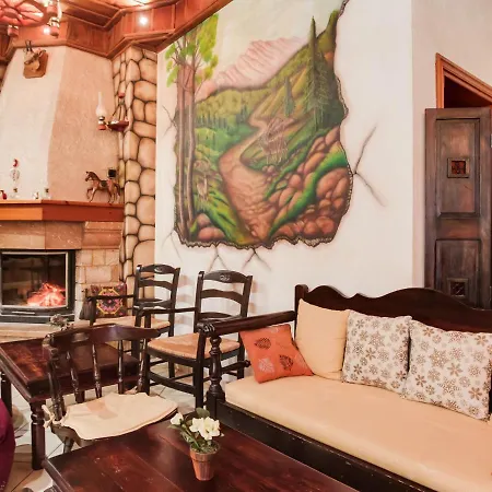 度假居 Quaint Holiday In Stournareika With Terrace Pýli