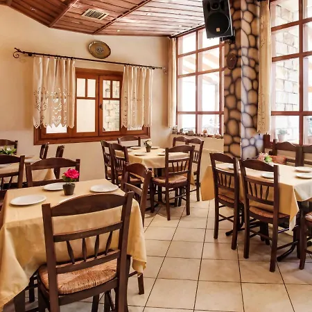 度假居 Quaint Holiday In Stournareika With Terrace Pýli